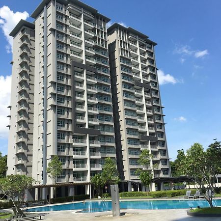 Ohana Sky Villa Residences Kuching Exterior foto